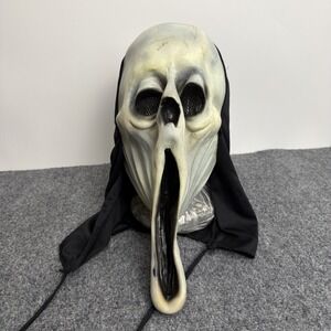 Vintage 1995 SCREAM Rubber Face Mask from The Paper Magic Group Ghostface Origin